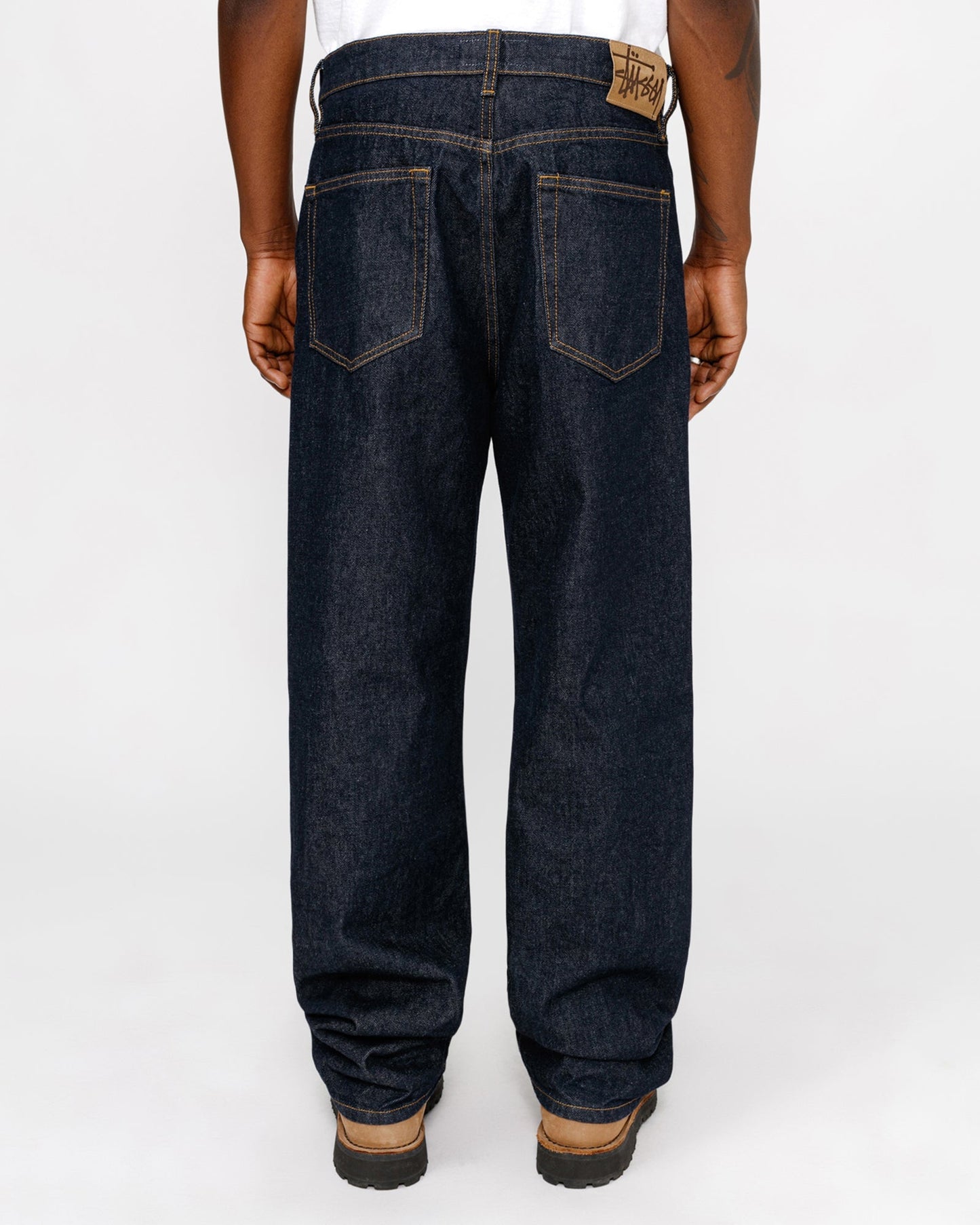 NOUVEAU JEAN EN DENIM CLASSIQUE